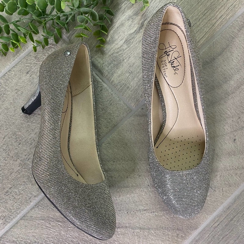 Life Stride Soft System Parigi sliver Heel Shoe 8 wide